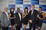 Femina Miss India_s inaugurate Blackberry mobile Store in Delhi on 19th April 2012 (31).JPG